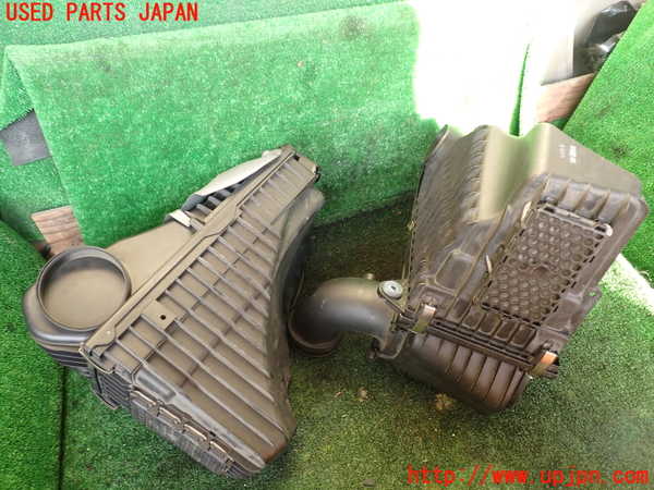 1UPJ-9236352560]ポルシェ・カイエン S(9PAM4801)エアクリーナーボックス 中古_2