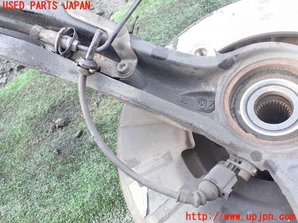 1UPJ-9236354295]ポルシェ・カイエン S(9PAM4801)左フロントナックルハブ 中古_3