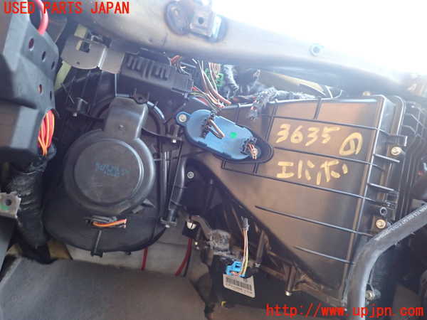 1UPJ-9236356081]ポルシェ・カイエン S(9PAM4801)エバポレーター1 中古_3