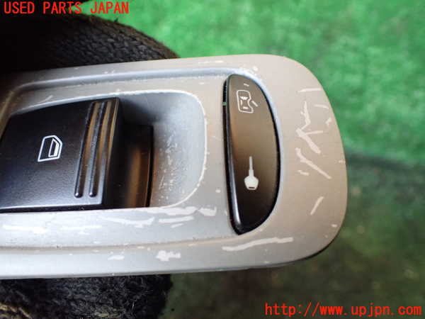 1UPJ-9236356245]ポルシェ・カイエン S(9PAM4801)左前パワーウィンドウスイッチ 中古_2