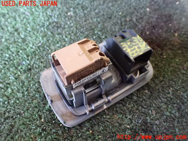 1UPJ-9236356245]ポルシェ・カイエン S(9PAM4801)左前パワーウィンドウスイッチ 中古_3