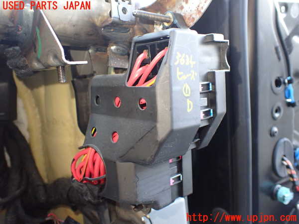 1UPJ-9236356741]ポルシェ・カイエン S(9PAM4801)ヒューズボックス1(室内運転席側) 中古_2