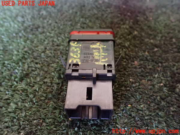 1UPJ-9236356290]ポルシェ・カイエン S(9PAM4801)ハザードスイッチ 中古_3