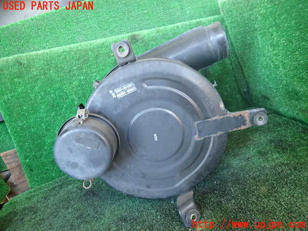 1UPJ-9236362560]ランクル80系(FZJ80G)エアクリーナーボックス 中古_3