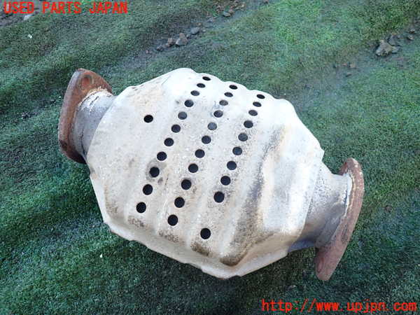 1UPJ-9236362661]ランクル80系(FZJ80G)触媒1 中古_2