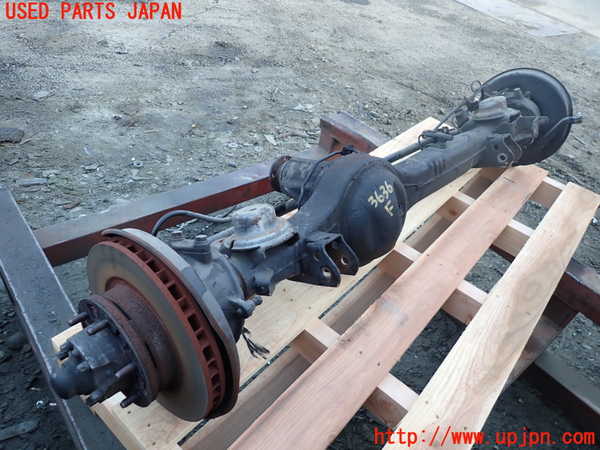 1UPJ-9236364370]ランクル80系(FZJ80G)フロントデフホーシング 中古_2