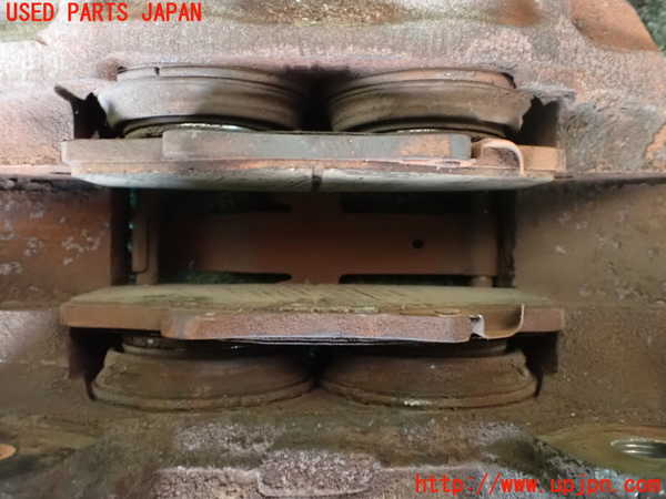 1UPJ-9236364085]ランクル80系(FZJ80G)左フロントキャリパー (ジャンク品) 中古_3