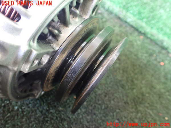 1UPJ-9236366015]ランクル80系(FZJ80G)オルタネーター(ダイナモ) 中古_3