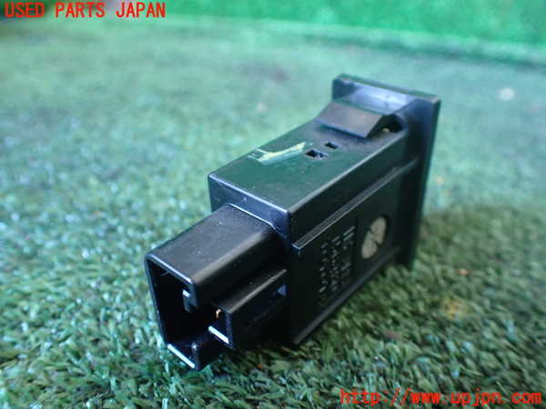 1UPJ-9236366310]ランクル80系(FZJ80G)スイッチ5 中古_2