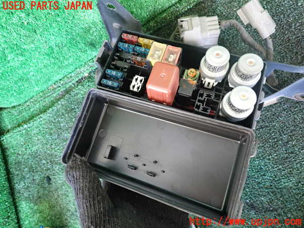 1UPJ-9236366742]ランクル80系(FZJ80G)ヒューズボックス2 中古_3