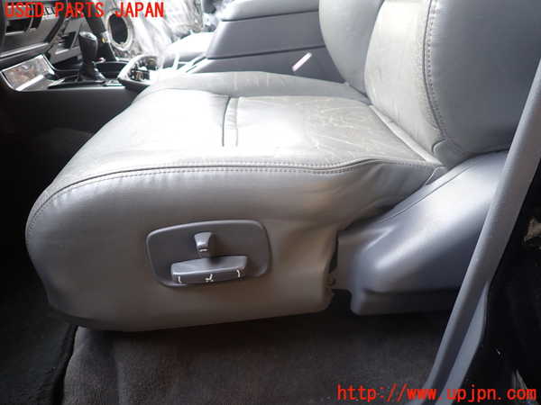 1UPJ-9236367065]ランクル80系(FZJ80G)助手席シート 中古_4