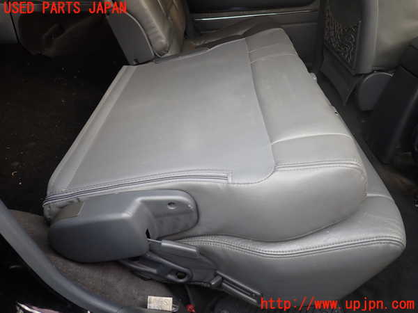 1UPJ-9236367145]ランクル80系(FZJ80G)右2列目シート 中古_4