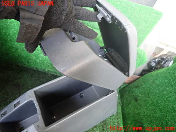 1UPJ-9236367540]ランクル80系(FZJ80G)センターコンソール 中古_3