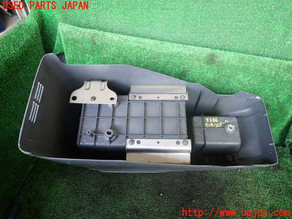 1UPJ-9236367540]ランクル80系(FZJ80G)センターコンソール 中古_5