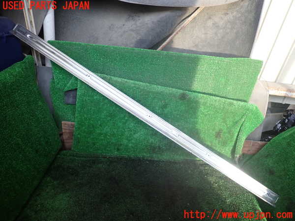 1UPJ-9236367771]ランクル80系(FZJ80G)ラゲッジトレイ1 中古_2