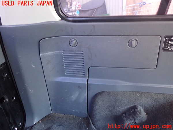 1UPJ-9236367680]ランクル80系(FZJ80G)左リアピラートリム 中古_2