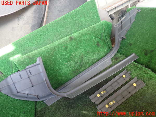 1UPJ-9236367740]ランクル80系(FZJ80G)スカッフプレート 中古_2