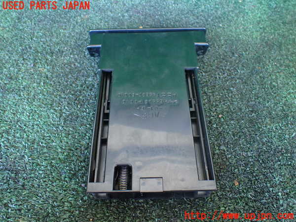 1UPJ-9236367810]ランクル80系(FZJ80G)ドリンクホルダー 中古_3