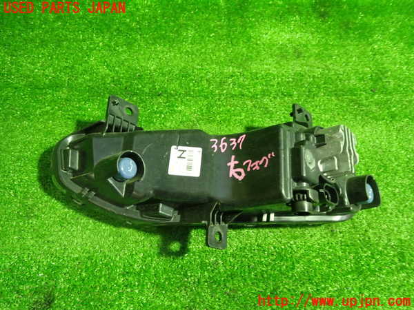 1UPJ-9236371180]セレナ(GFC27)右フォグ 中古_3