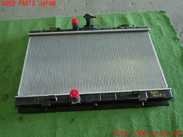 1UPJ-9236372321]セレナ(GFC27)ラジエーター1 中古_3