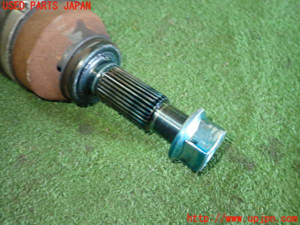 1UPJ-9236374010]セレナ(GFC27)右フロントドライブシャフト 中古_2