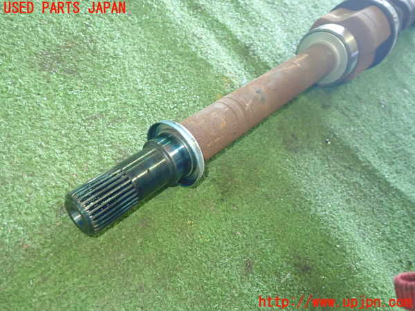 1UPJ-9236374010]セレナ(GFC27)右フロントドライブシャフト 中古_3
