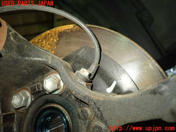 1UPJ-9236374290]セレナ(GFC27)右フロントナックルハブ 中古_2