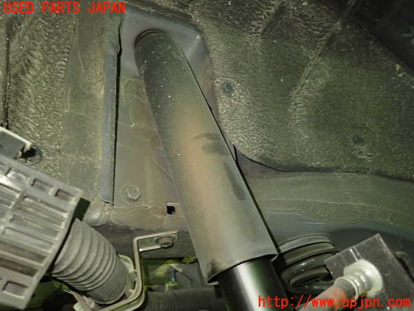 1UPJ-9236375070]セレナ(GFC27)右リアショックアブソーバー 中古_2