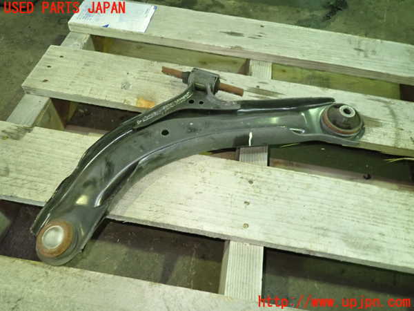 1UPJ-9236375176]セレナ(GFC27)右フロントロアアーム1 中古_2