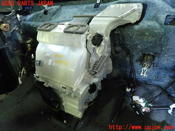 1UPJ-9236376081]セレナ(GFC27)エバポレーター1(フロント) 中古_3