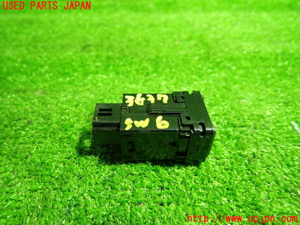 1UPJ-9236376311]セレナ(GFC27)スイッチ6(オートドアメイン ハンズフリー) 中古_3