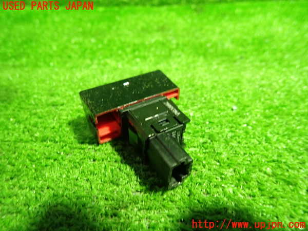 1UPJ-9236376290]セレナ(GFC27)ハザードスイッチ 中古_2
