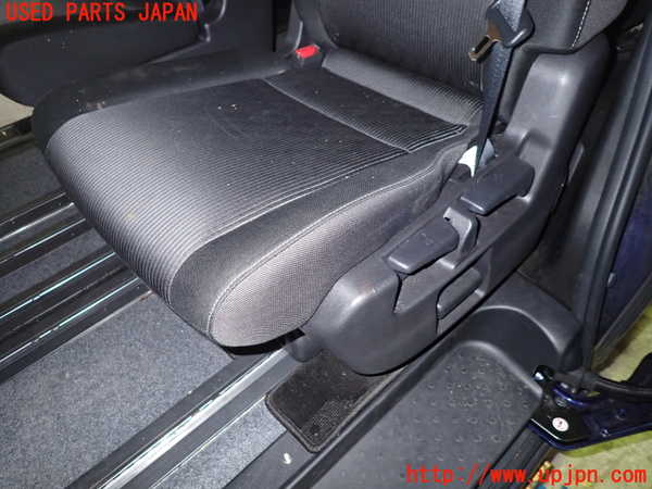 1UPJ-9236377175]セレナ(GFC27)左2列目シート 中古_3
