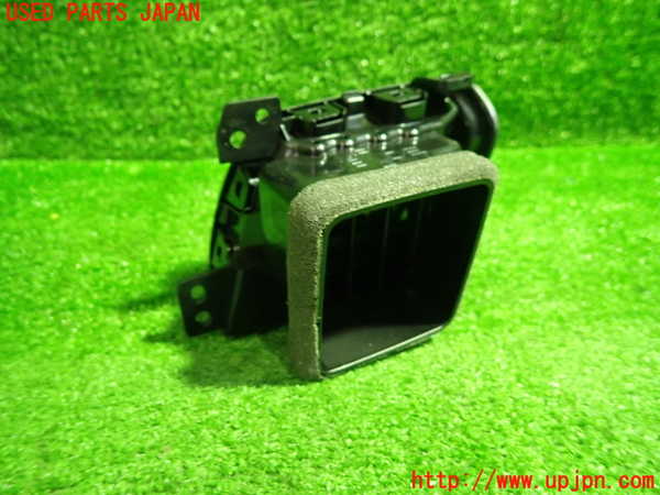 1UPJ-9236377527]セレナ(GFC27)エアコン吹き出し口2(左) 中古_2