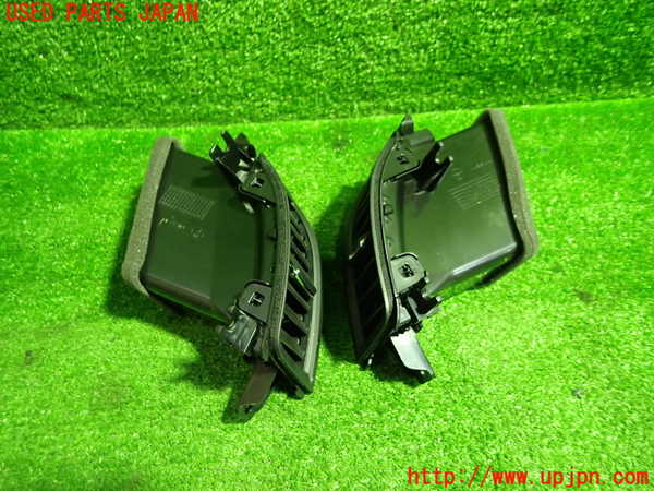 1UPJ-9236377528]セレナ(GFC27)エアコン吹き出し口3(真中) 中古_2