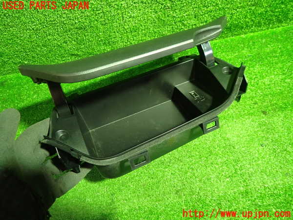 1UPJ-9236377841]セレナ(GFC27)小物入れ1 中古_2