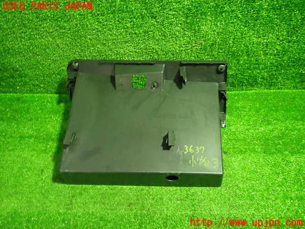 1UPJ-9236377843]セレナ(GFC27)小物入れ3 中古_3