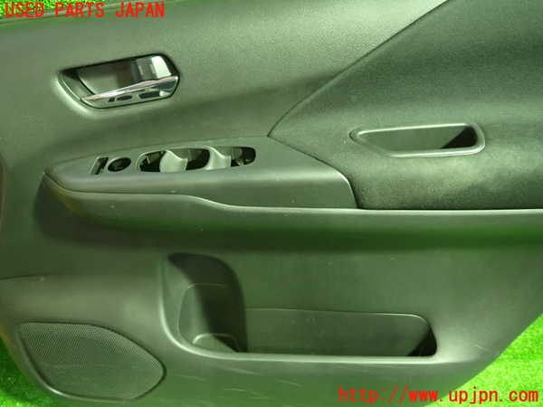 1UPJ-9236371234]セレナ(GFC27)右前ドア内張り 中古_2