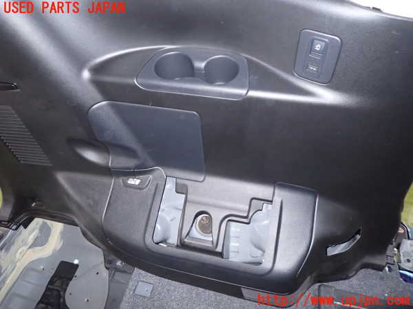 1UPJ-9236377680]セレナ(GFC27)左リアピラートリム 中古_2