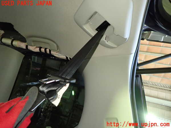 1UPJ-9236377215]セレナ(GFC27)3列目シートベルト 中古_2