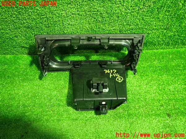 1UPJ-9236377692]セレナ(GFC27)内装トリム類2 中古_2