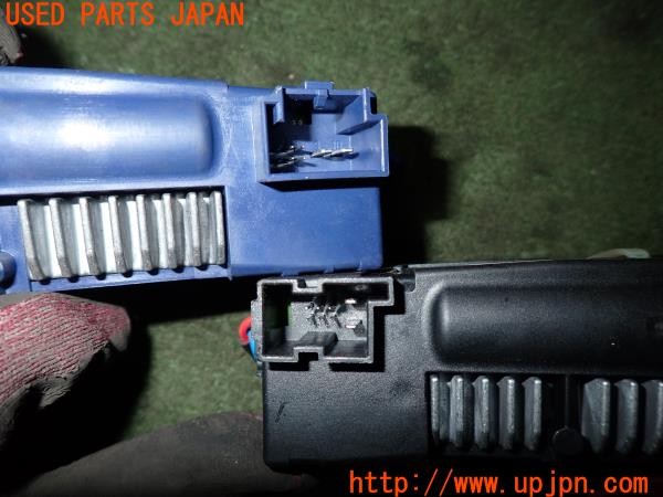 3UPJ=9236380566]アウディ S4 アバント(8KCGWF B8)純正 8K9827851 8K9827852 パワーバックドアモーター アクチュエーター 中古_4