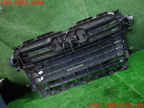 1UPJ-9236381050]アウディ・S4 アバント(8KCGWF)ラジエターグリル 中古_4