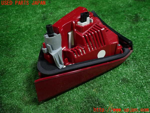 1UPJ-9236381552]アウディ・S4 アバント(8KCGWF)左リアフィニッシャー 中古_3