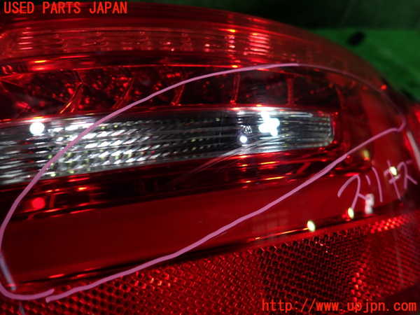 1UPJ-9236381530]アウディ・S4 アバント(8KCGWF)右テールランプ 中古_2