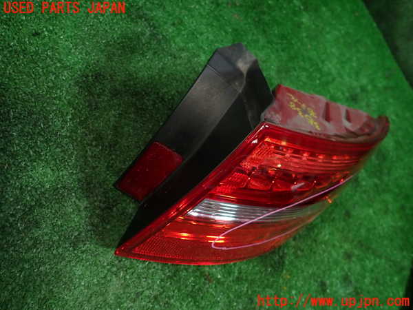 1UPJ-9236381530]アウディ・S4 アバント(8KCGWF)右テールランプ 中古_3