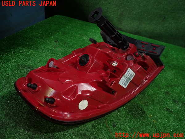 1UPJ-9236381530]アウディ・S4 アバント(8KCGWF)右テールランプ 中古_4