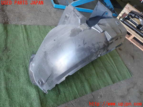 1UPJ-9236381090]アウディ・S4 アバント(8KCGWF)右前フェンダーライナー 中古_2