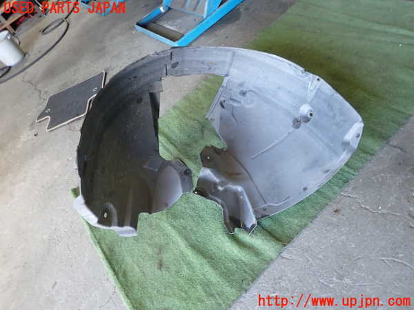 1UPJ-9236381090]アウディ・S4 アバント(8KCGWF)右前フェンダーライナー 中古_3