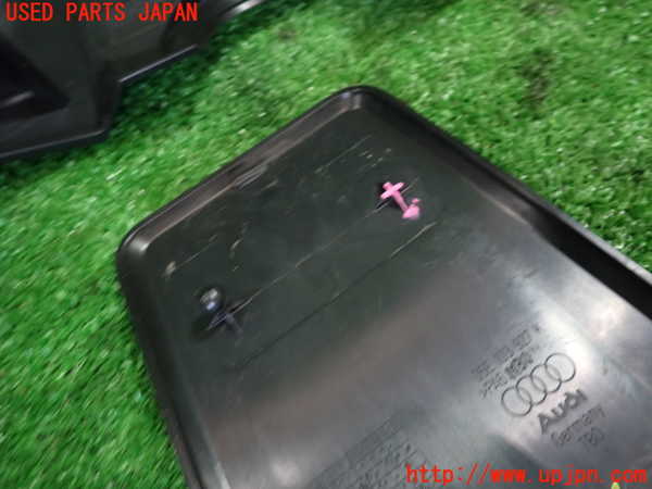 1UPJ-9236382160]アウディ・S4 アバント(8KCGWF)エンジンアッパーカバー 中古_5